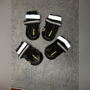 QUMYPETS Black Dog Boots